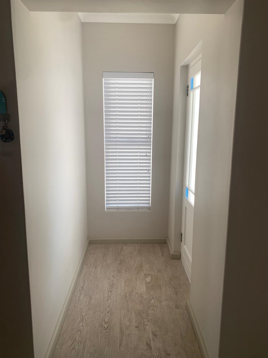 To Let 3 Bedroom Property for Rent in Middedorp Western Cape